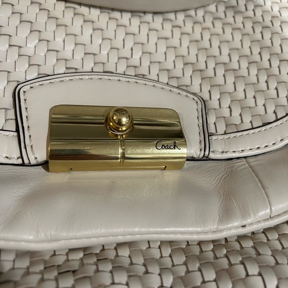 Medium braided coach shoulder bag, like new condition - Picture 4 of 4